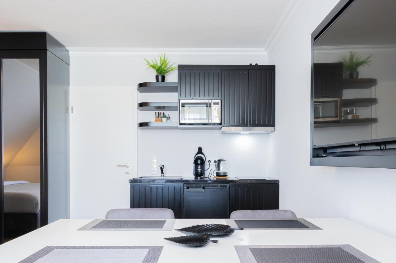 Strandnahe Moderne: Ferienwohnung mit Parkplatz und Garten Scharbeutz Exterior photo