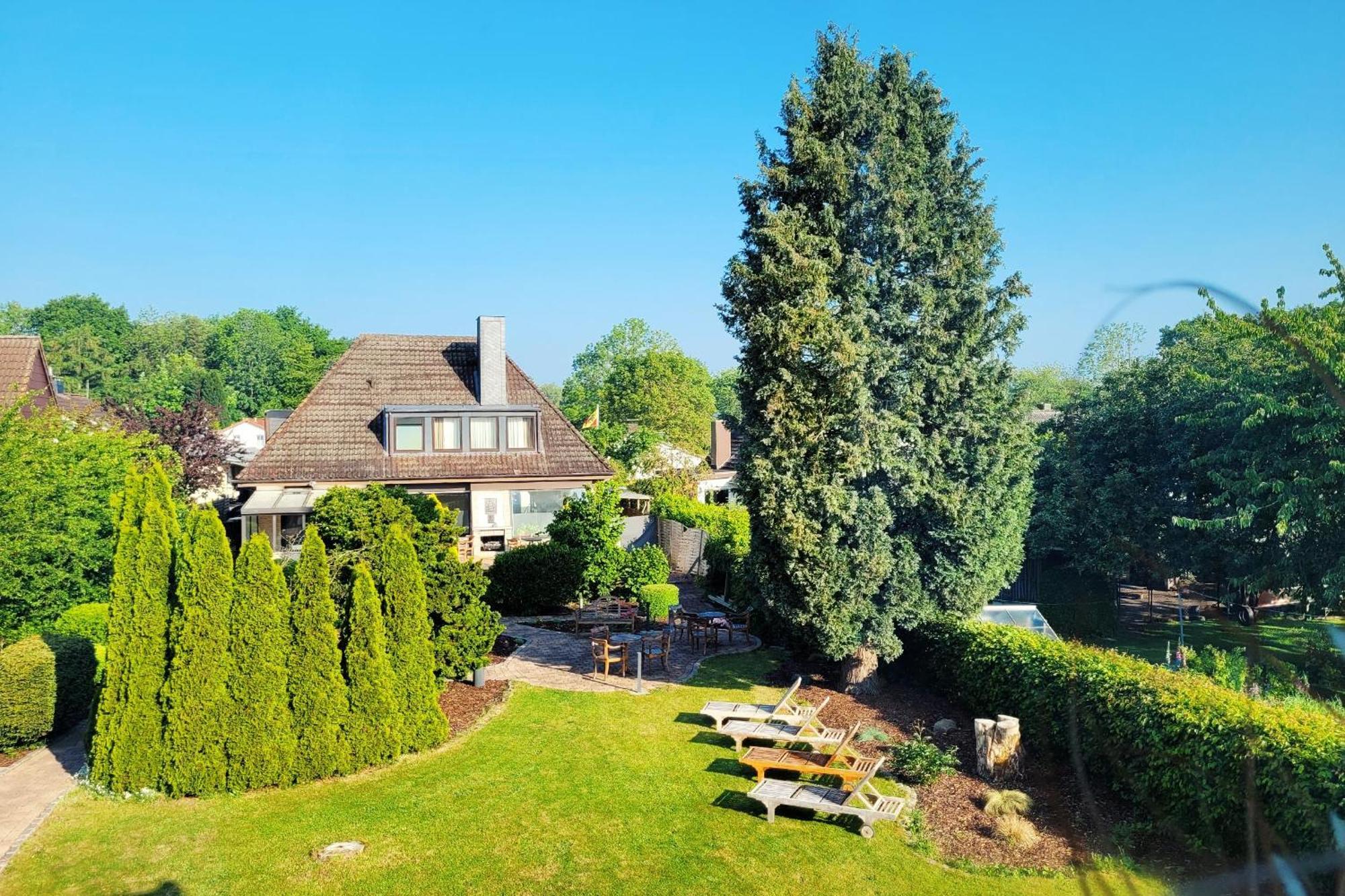 Strandnahe Moderne: Ferienwohnung mit Parkplatz und Garten Scharbeutz Exterior photo